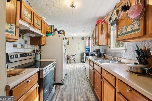 2 Ruby Court, Grantville, GA 30220