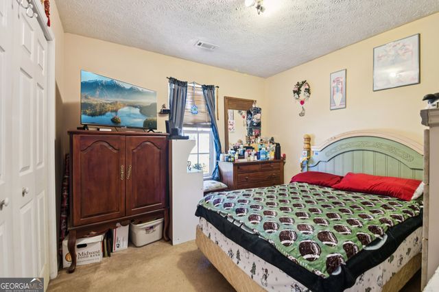 2 Ruby Court, Grantville, GA 30220