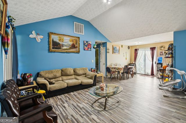 2 Ruby Court, Grantville, GA 30220