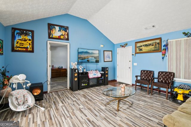 2 Ruby Court, Grantville, GA 30220