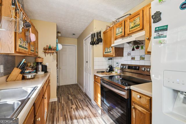 2 Ruby Court, Grantville, GA 30220