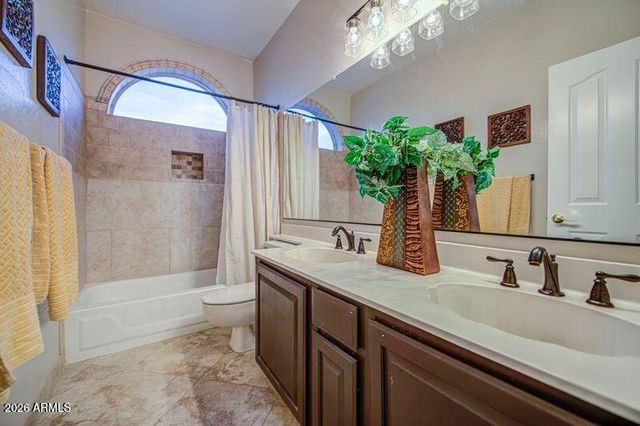 2201 E TAHITIAN Way, Gilbert, AZ 85234