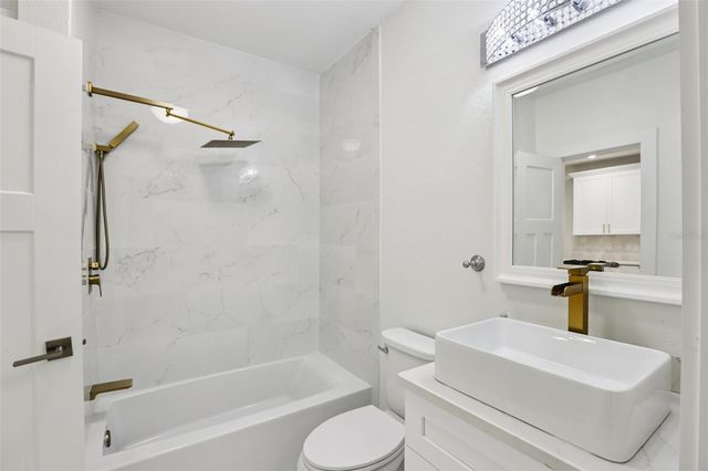 416 WILDWOOD WAY, Belleair, FL 33756