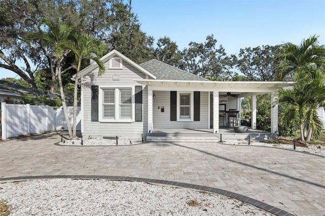 416 WILDWOOD WAY, Belleair, FL 33756