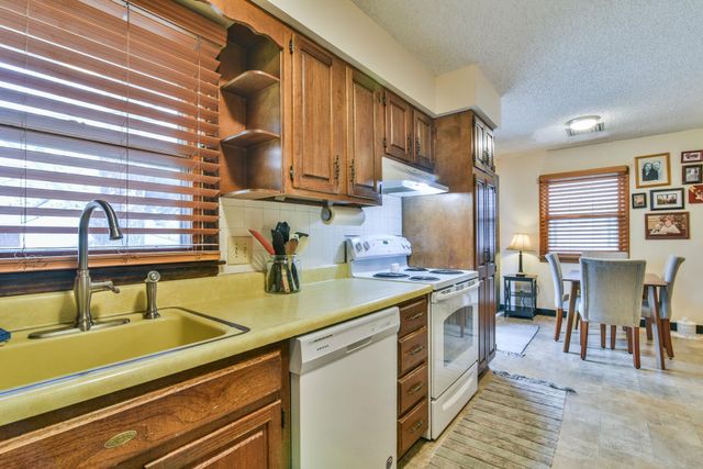 3139 S Martinson Ave, Wichita, KS 67217