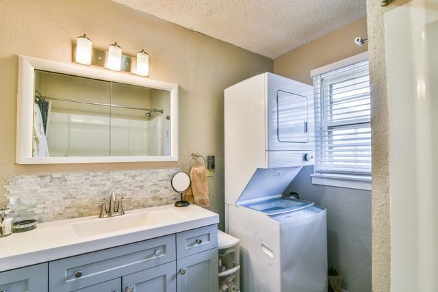 3139 S Martinson Ave, Wichita, KS 67217