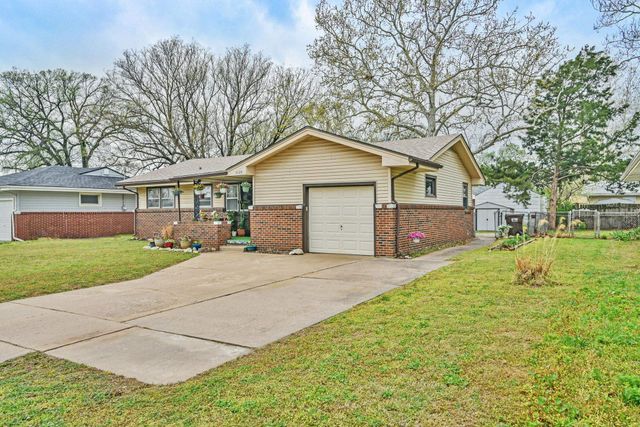 3139 S Martinson Ave, Wichita, KS 67217