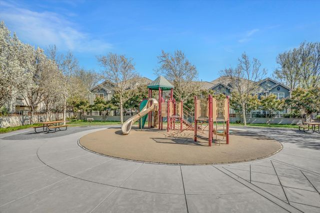 62 S Rio Rapido Dr, Tracy, CA 95391