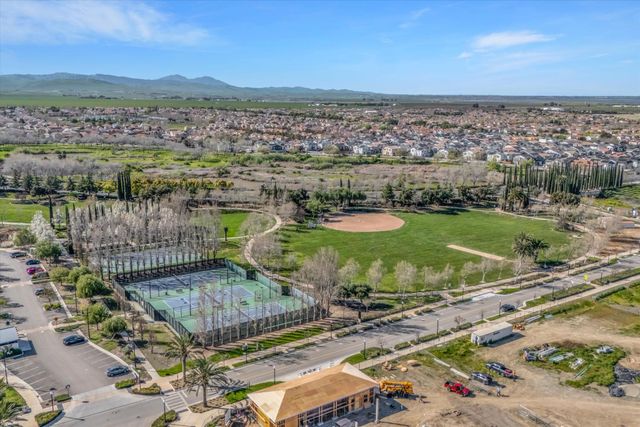 62 S Rio Rapido Dr, Tracy, CA 95391