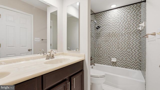 7843 SABRE CT, Manassas, VA 20109