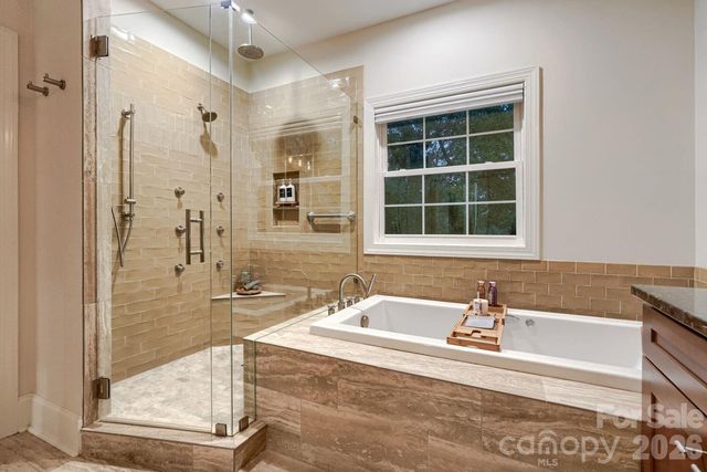 6605 Saunton Court, Charlotte, NC 28277