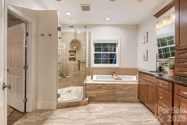 6605 Saunton Court, Charlotte, NC 28277