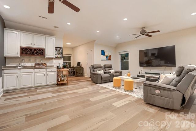 6605 Saunton Court, Charlotte, NC 28277