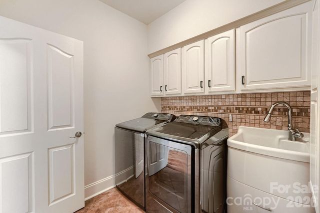 6605 Saunton Court, Charlotte, NC 28277