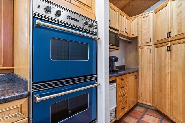 2715 Park Garden Lane, Great Falls, MT 59404