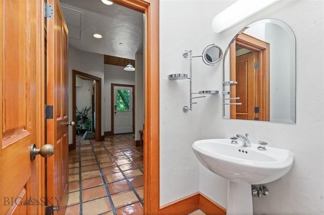 2715 Park Garden Lane, Great Falls, MT 59404