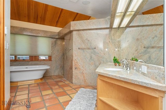 2715 Park Garden Lane, Great Falls, MT 59404