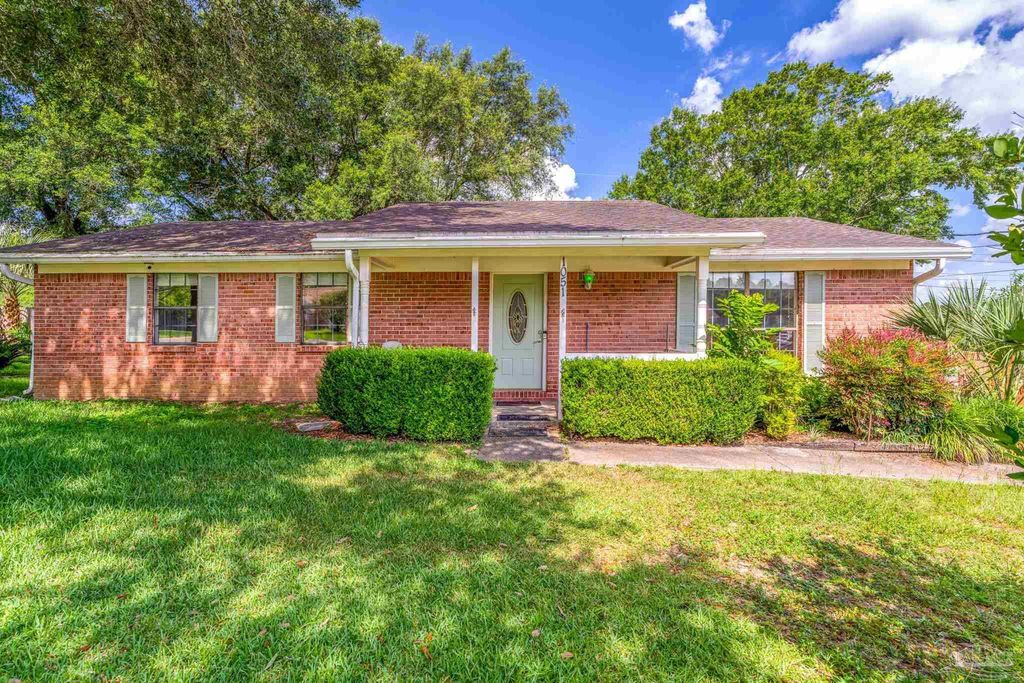 1051 New Haven Dr, Cantonment, FL 32533