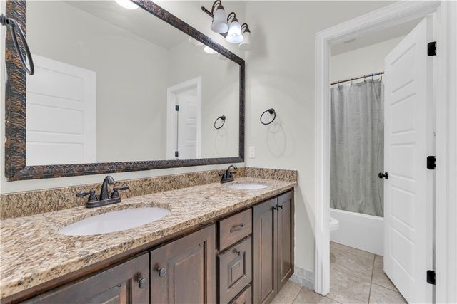709 SE Eaton Street, Bentonville, AR 72712
