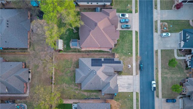 709 SE Eaton Street, Bentonville, AR 72712