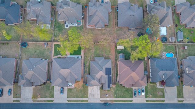 709 SE Eaton Street, Bentonville, AR 72712