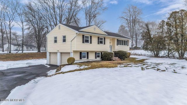6 Highview Circle, Middletown, NJ 07748