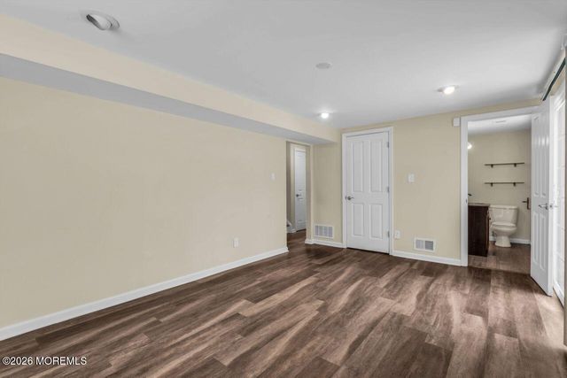 6 Highview Circle, Middletown, NJ 07748