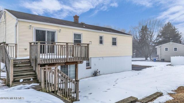 6 Highview Circle, Middletown, NJ 07748