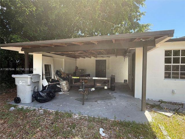 5264 NE 15th Ave, Pompano Beach, FL 33064