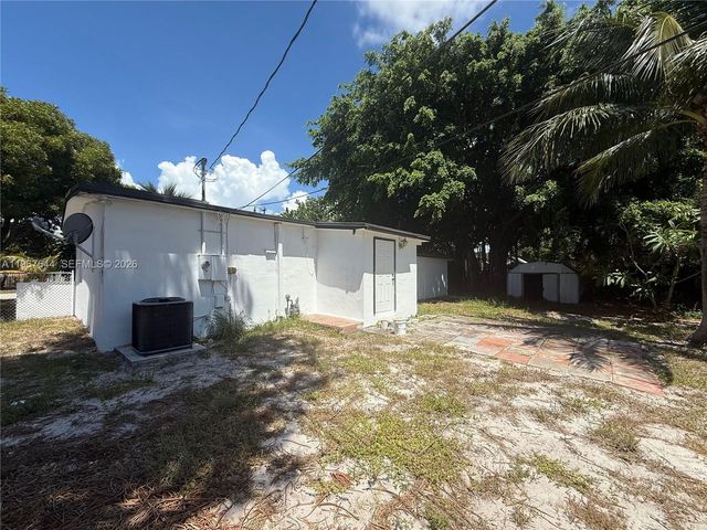 5264 NE 15th Ave, Pompano Beach, FL 33064