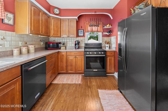 10 Fulton Street, Freehold, NJ 07728