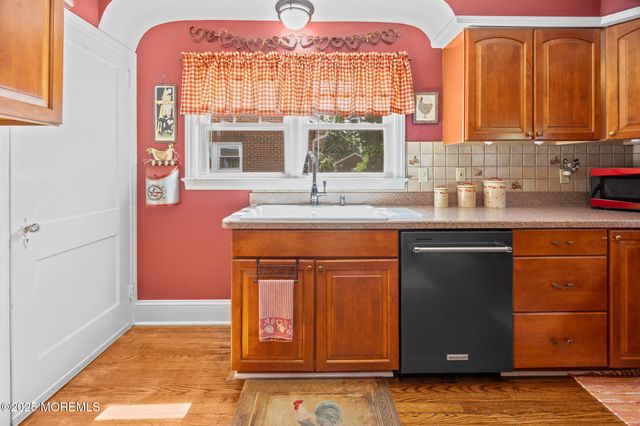 10 Fulton Street, Freehold, NJ 07728