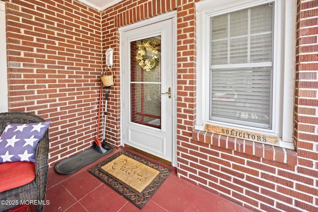 10 Fulton Street, Freehold, NJ 07728