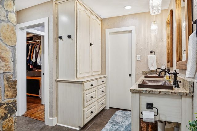 4517 Old Sherman Road, Whitesboro, TX 76273