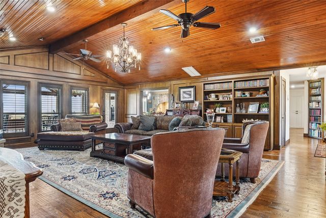 4517 Old Sherman Road, Whitesboro, TX 76273