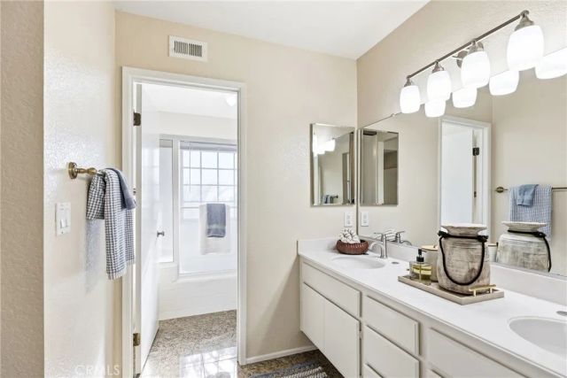 2 Pebble, Irvine, CA 92614