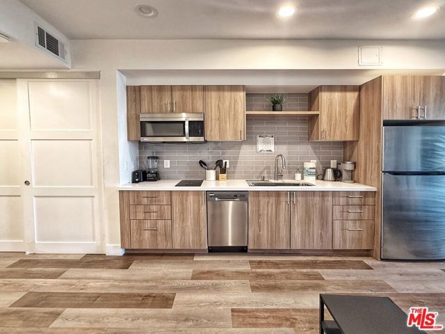 723 S St Andrews Place 312, Los Angeles, CA 90005