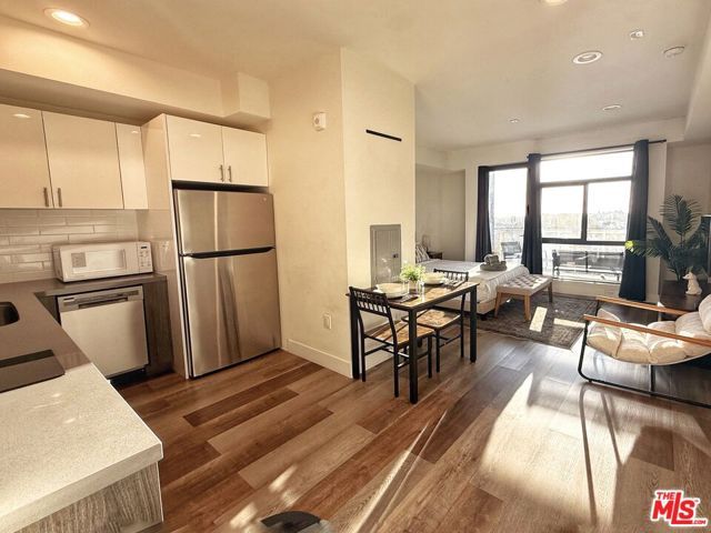 723 S St Andrews Place 312, Los Angeles, CA 90005