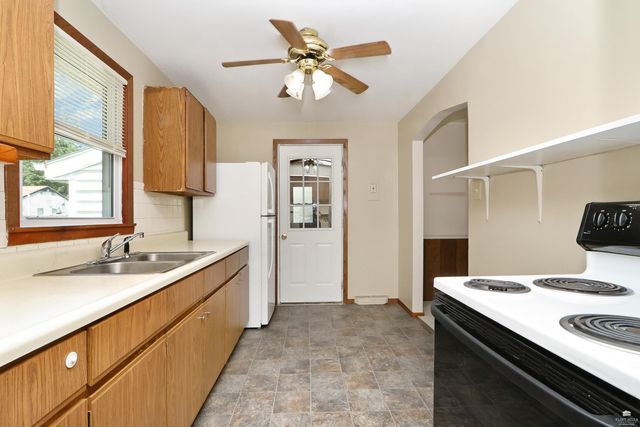 2209 Northview Drive, Manhattan, KS 66502