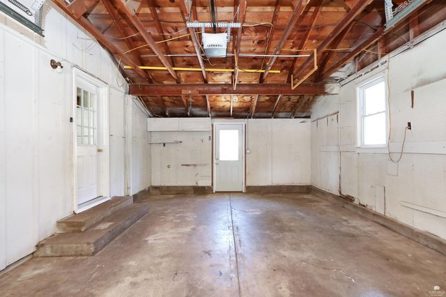 2209 Northview Drive, Manhattan, KS 66502