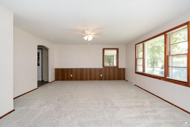 2209 Northview Drive, Manhattan, KS 66502