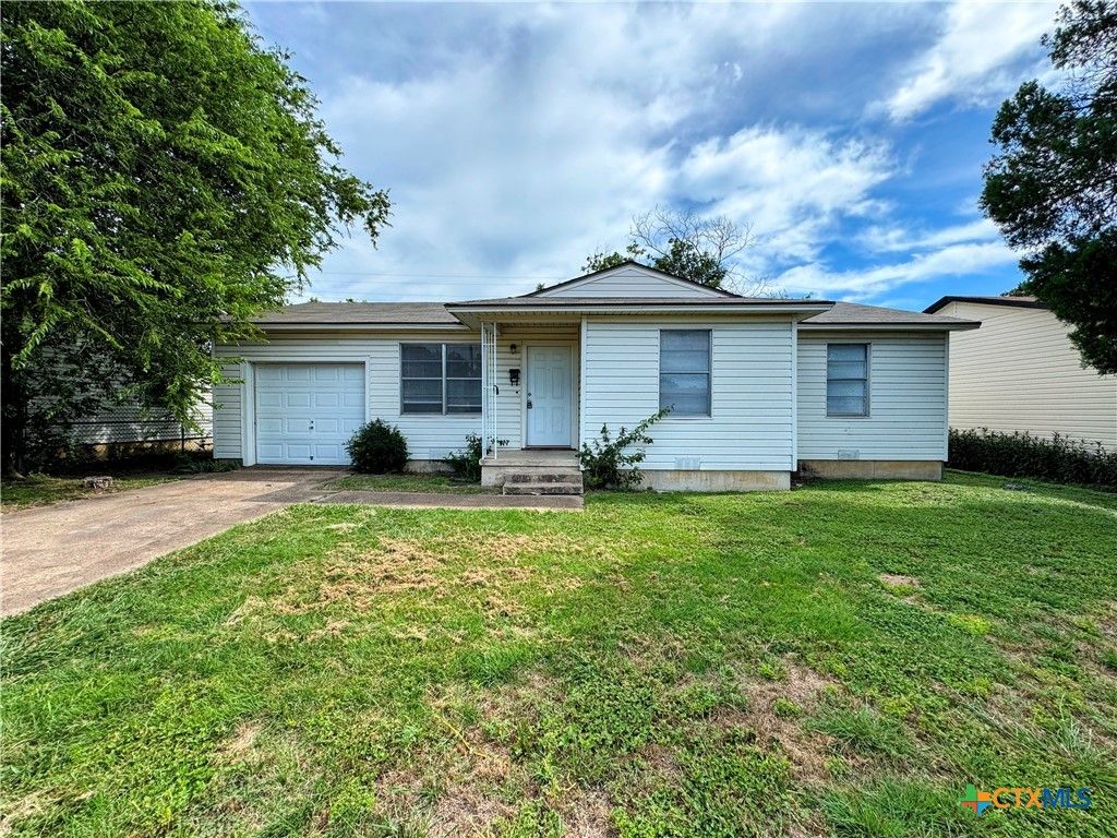 209 W Voelter Avenue, Killeen, TX 76541