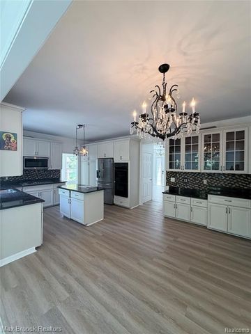 3382 Long Meadow Court, West Bloomfield, MI 48324