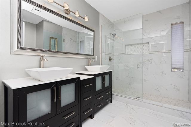 3382 Long Meadow Court, West Bloomfield, MI 48324