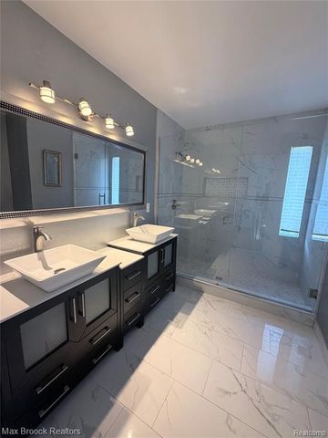 3382 Long Meadow Court, West Bloomfield, MI 48324