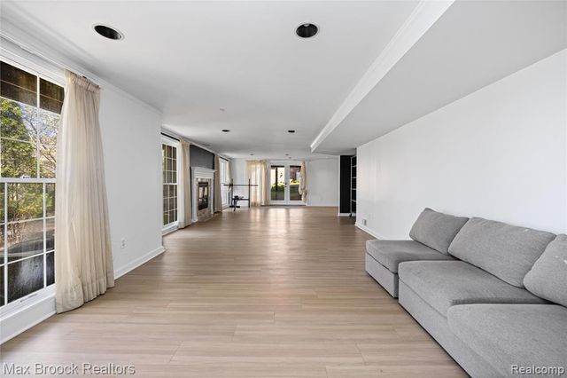 3382 Long Meadow Court, West Bloomfield, MI 48324