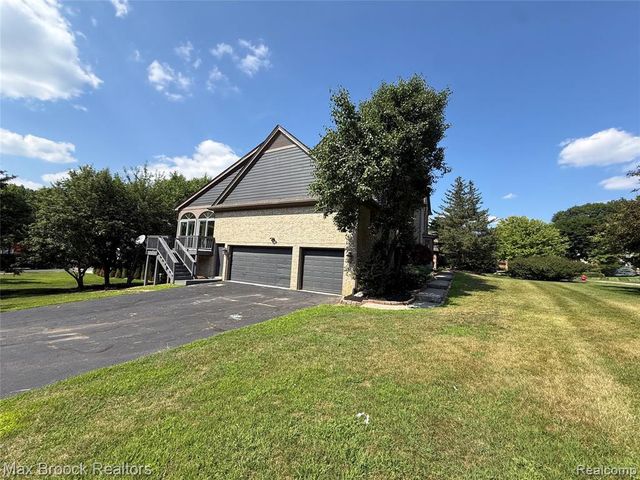 3382 Long Meadow Court, West Bloomfield, MI 48324