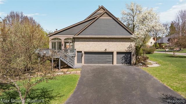 3382 Long Meadow Court, West Bloomfield, MI 48324