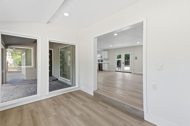 5421 E Liberty Avenue, Fresno, CA 93727