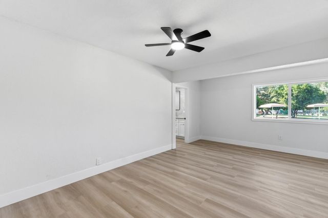 5421 E Liberty Avenue, Fresno, CA 93727